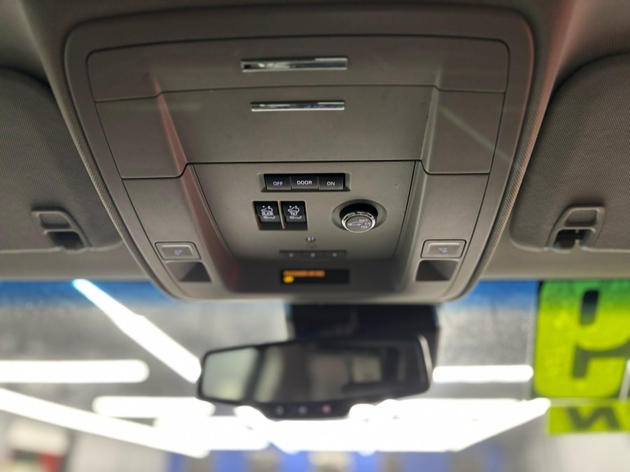 2019 Chevrolet Tahoe LT - Photo 23