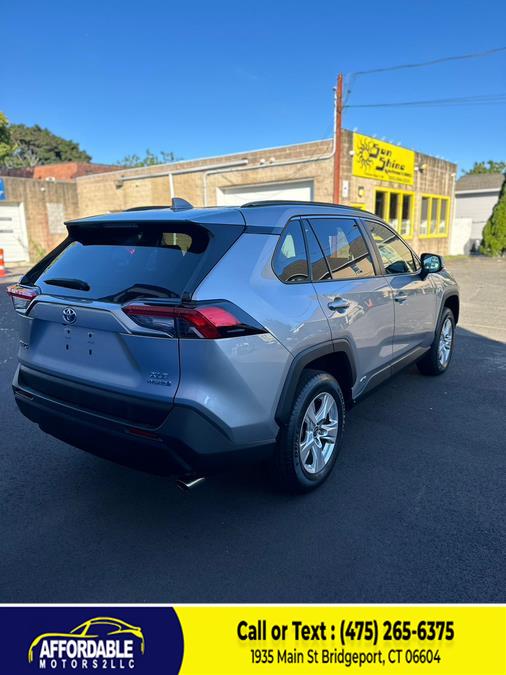 2021 Toyota RAV4 XLE - Photo 7