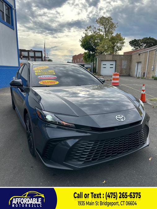 2025 Toyota Camry SE (Natl)