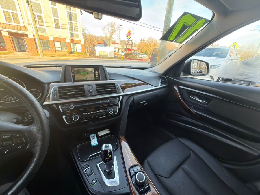 2017 BMW 3 Series 320i - Photo 21