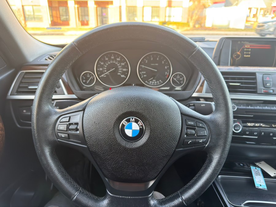 2017 BMW 3 Series 320i - Photo 14