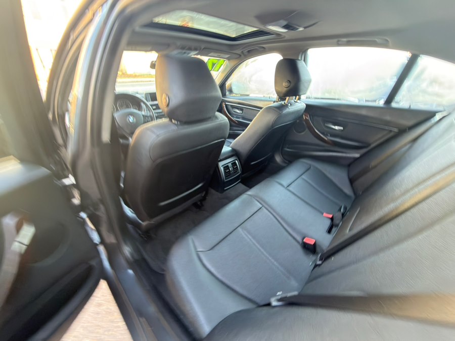 2017 BMW 3 Series 320i - Photo 11
