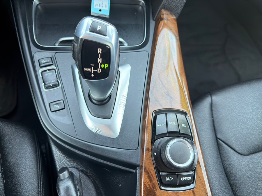 2017 BMW 3 Series 320i - Photo 19