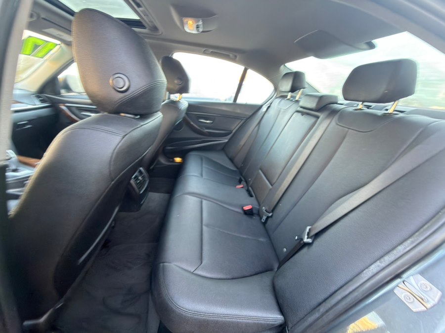 2017 BMW 3 Series 320i - Photo 10