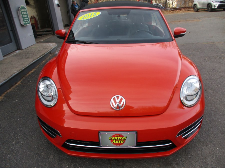 2018 Volkswagen Beetle 2.0T S Convertible Auto's photo