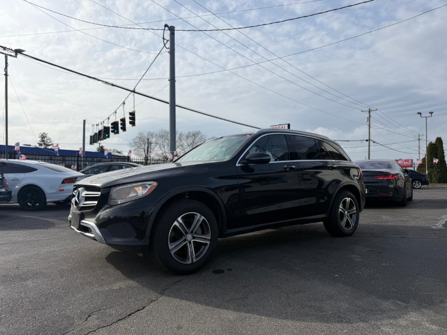 2016 Mercedes-Benz GLC GLC300's photo