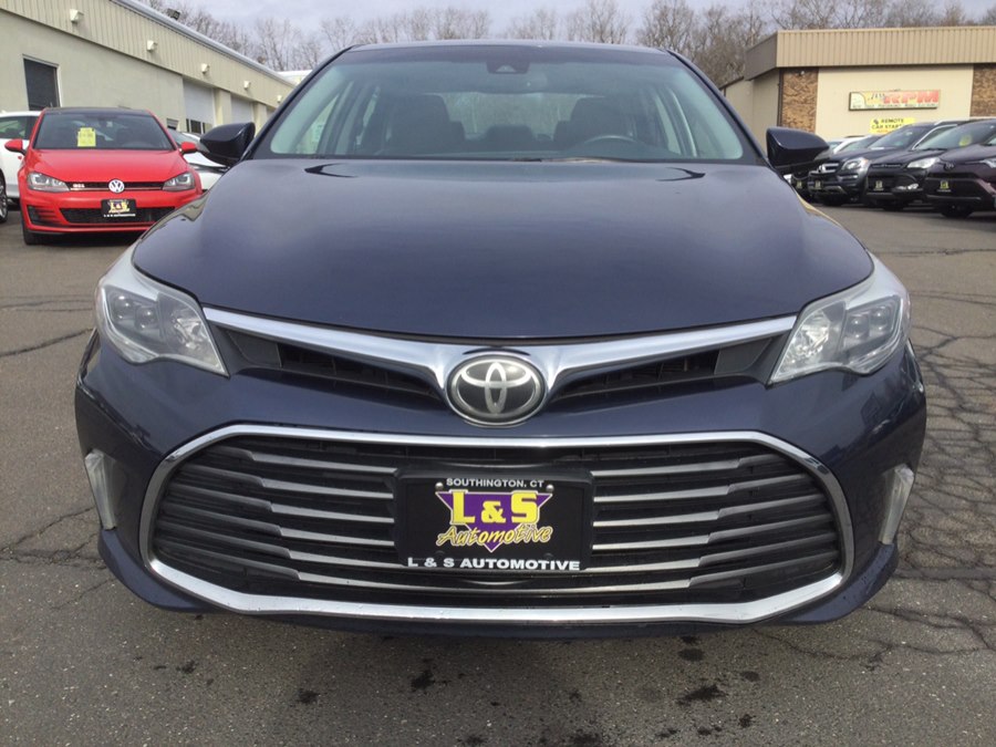 2017 Toyota Avalon XLE Premium's photo
