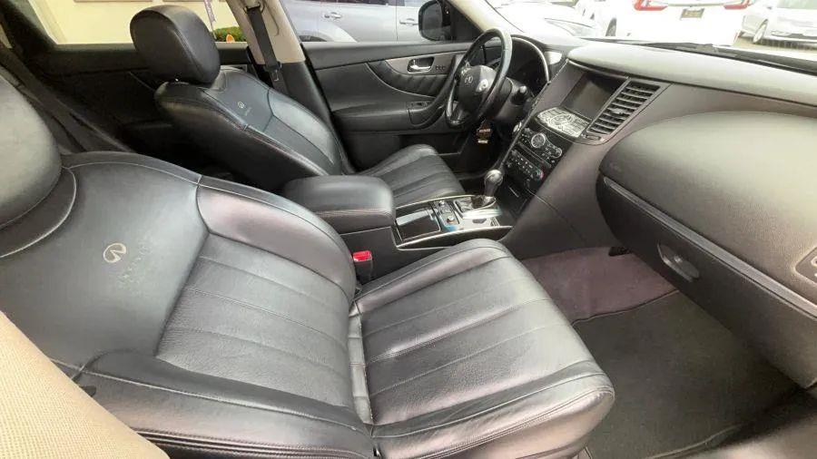 2014 INFINITI QX70 Base - Photo 9