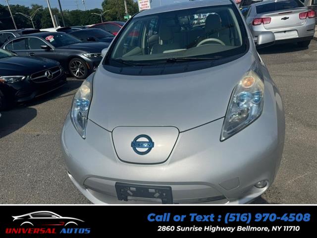 2012 Nissan Leaf SL's photo