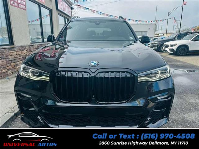 2022 BMW X7 xDrive40i's photo