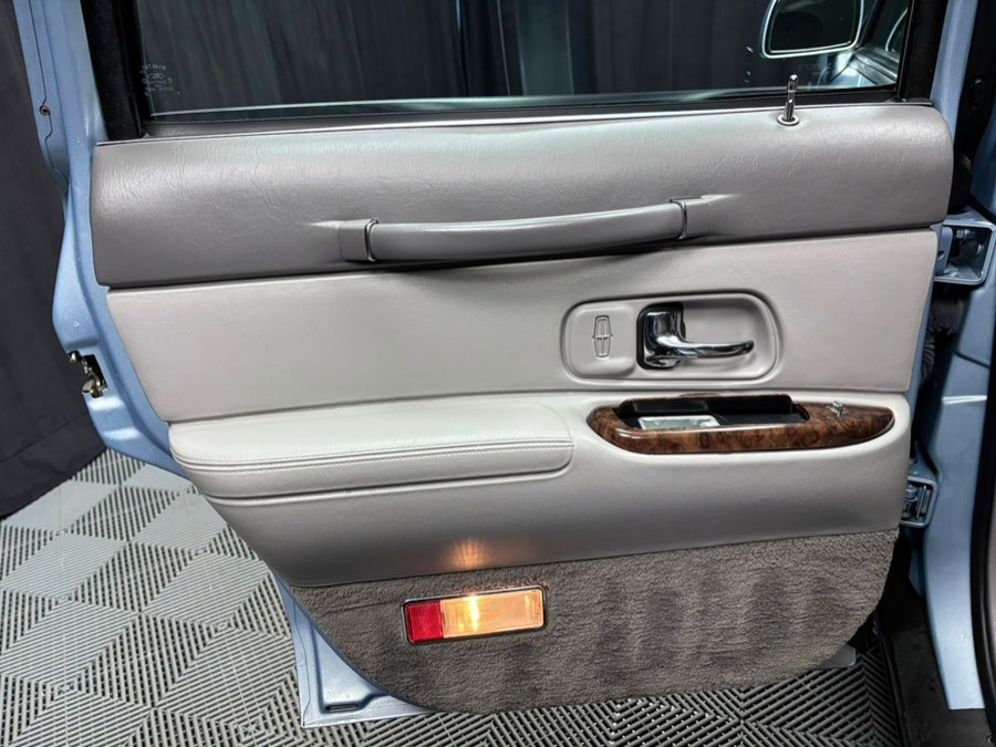 1997 Lincoln Town Car EXECUTIVE - Photo 26