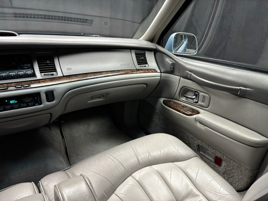 1997 Lincoln Town Car EXECUTIVE - Photo 36