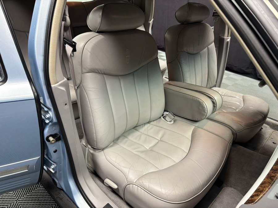 1997 Lincoln Town Car EXECUTIVE - Photo 32