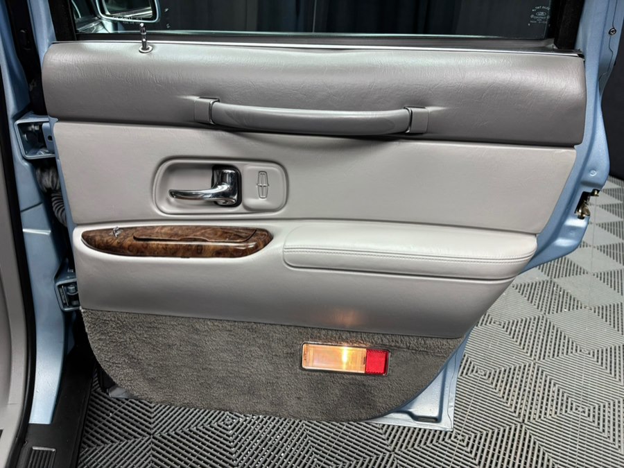 1997 Lincoln Town Car EXECUTIVE - Photo 25