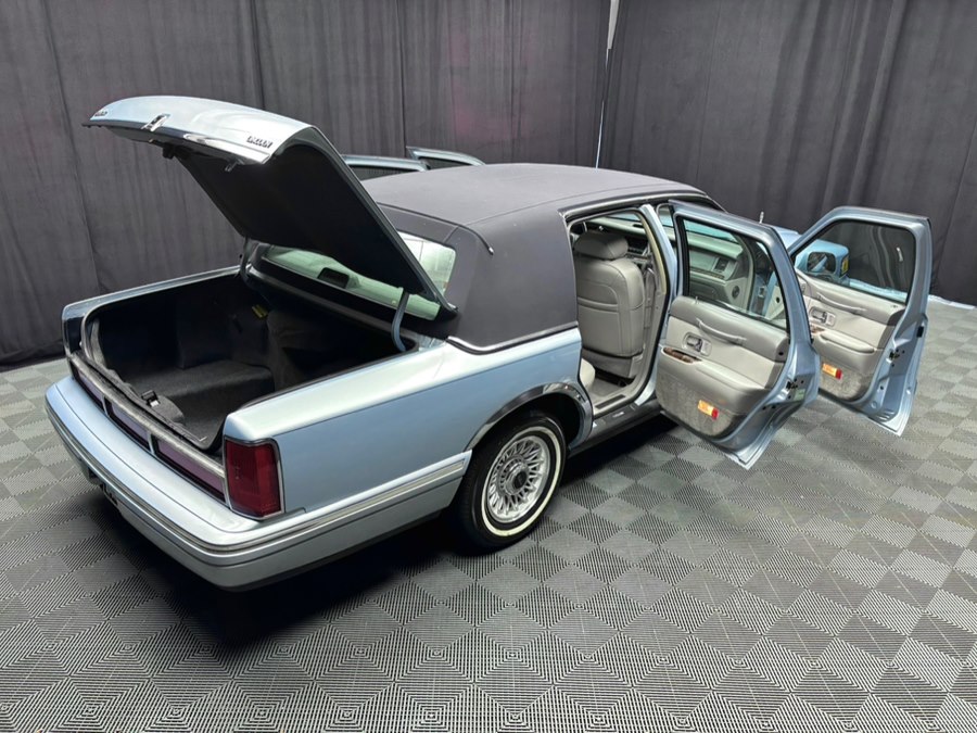 1997 Lincoln Town Car EXECUTIVE - Photo 21