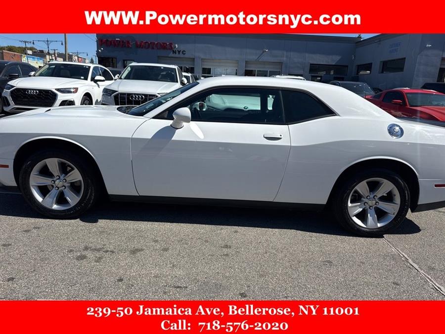 2023 Dodge Challenger SXT Auto's photo