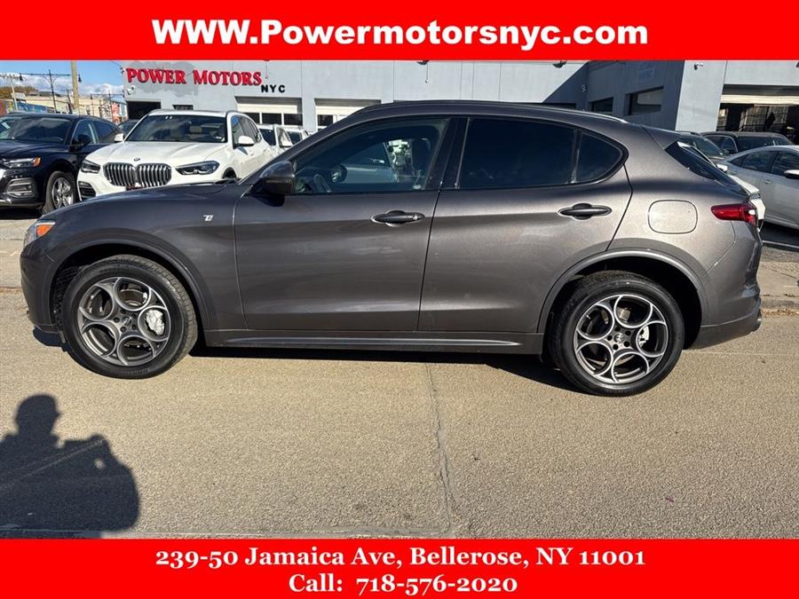 2023 Alfa Romeo Stelvio Ti AWD's photo