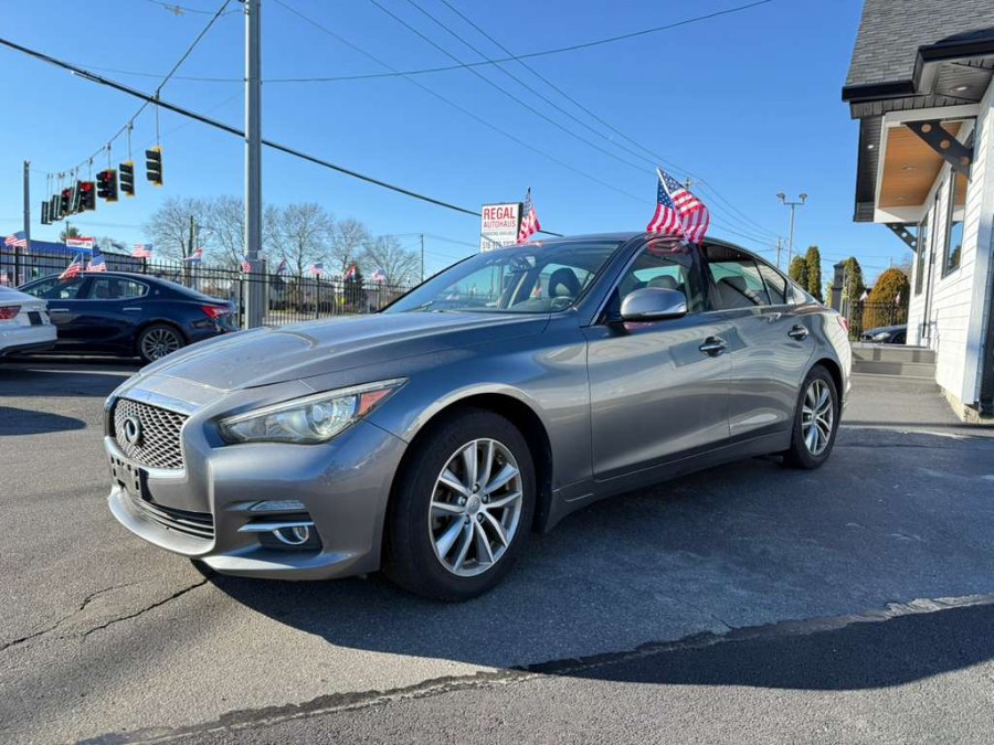 2015 INFINITI Q50 Premium AWD's photo