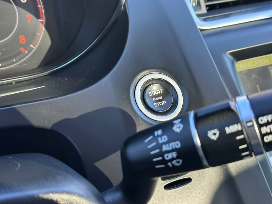 2020 Jaguar E-PACE Base - Photo 17