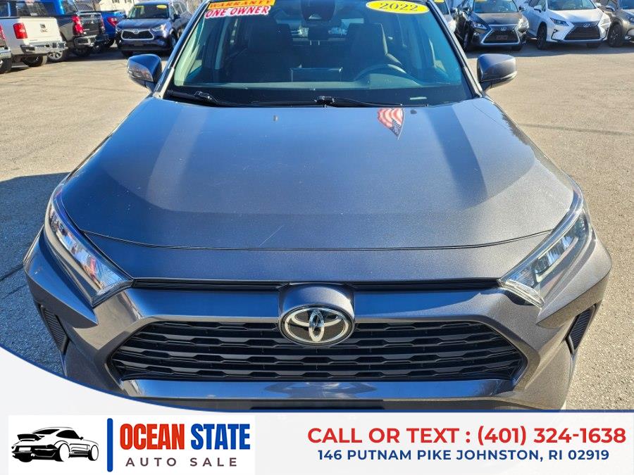 2022 Toyota RAV4 LE - Photo 8
