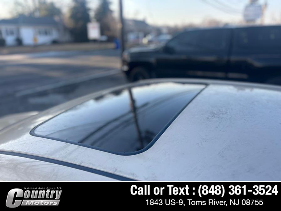 2010 Toyota Camry LE - Photo 7