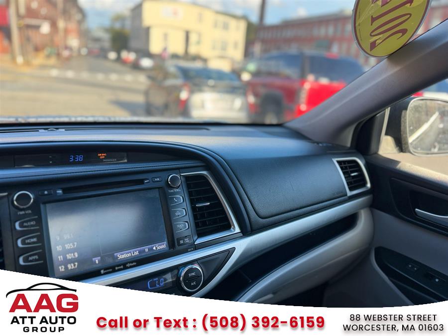 2014 Toyota Highlander XLE - Photo 13