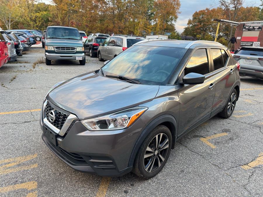 View vehicle photo 4