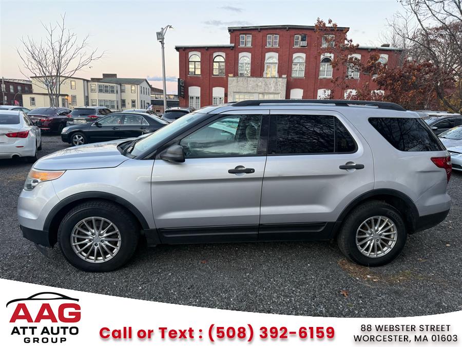 2011 Ford Explorer Base - Photo 2
