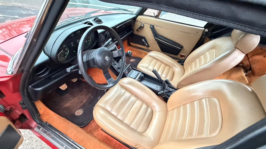 1988 Alfa Romeo Spider's photo