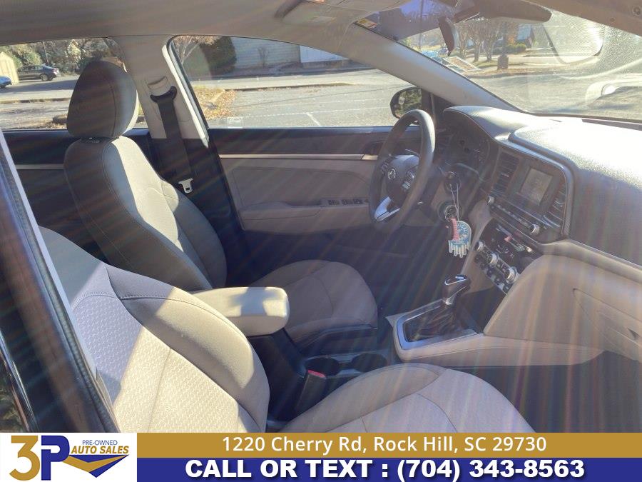 2020 Hyundai Elantra SE - Photo 18
