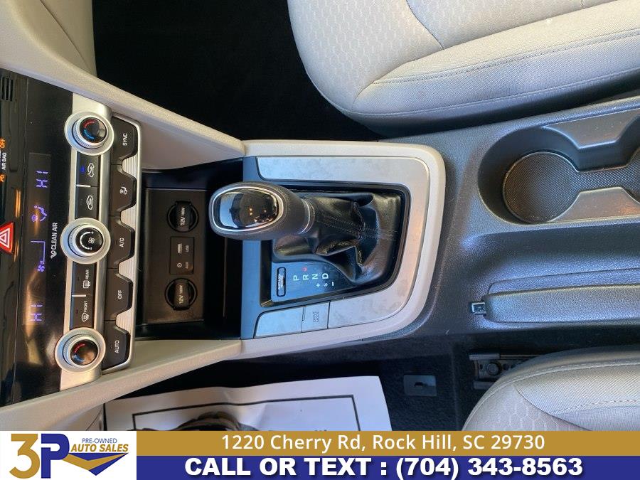 2020 Hyundai Elantra SE - Photo 13