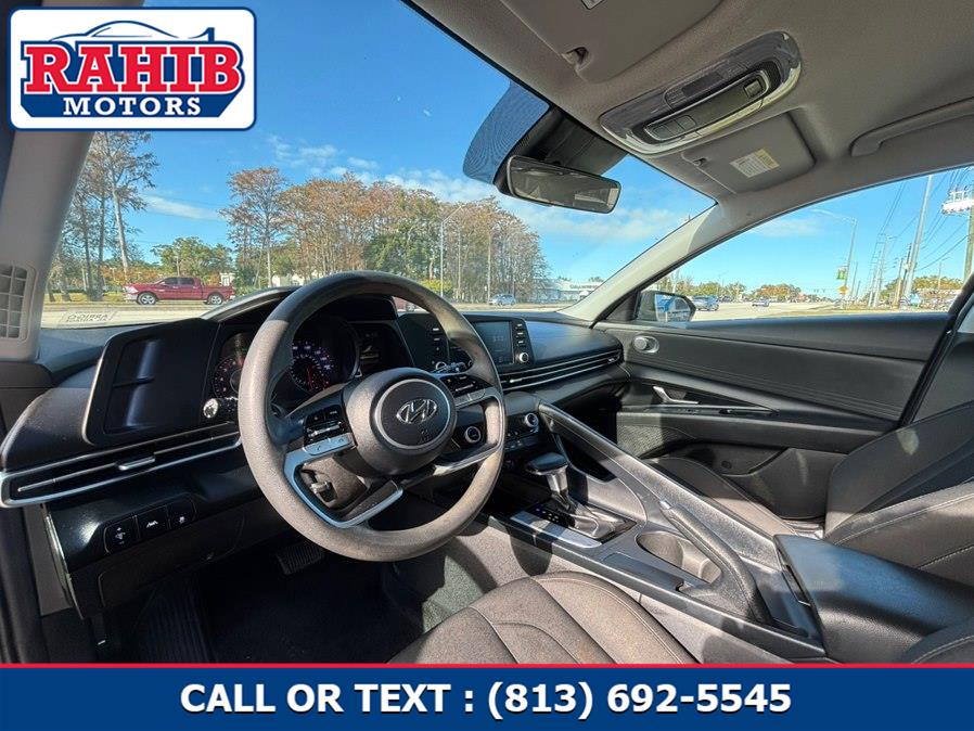 2021 Hyundai Elantra SEL - Photo 16