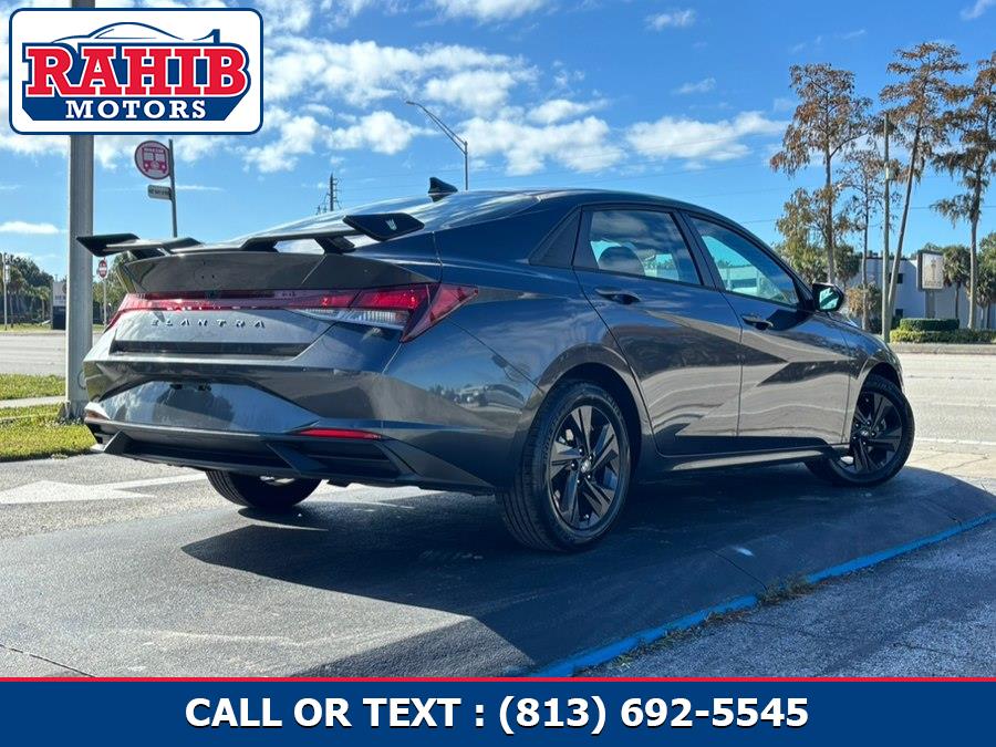 2021 Hyundai Elantra SEL - Photo 7