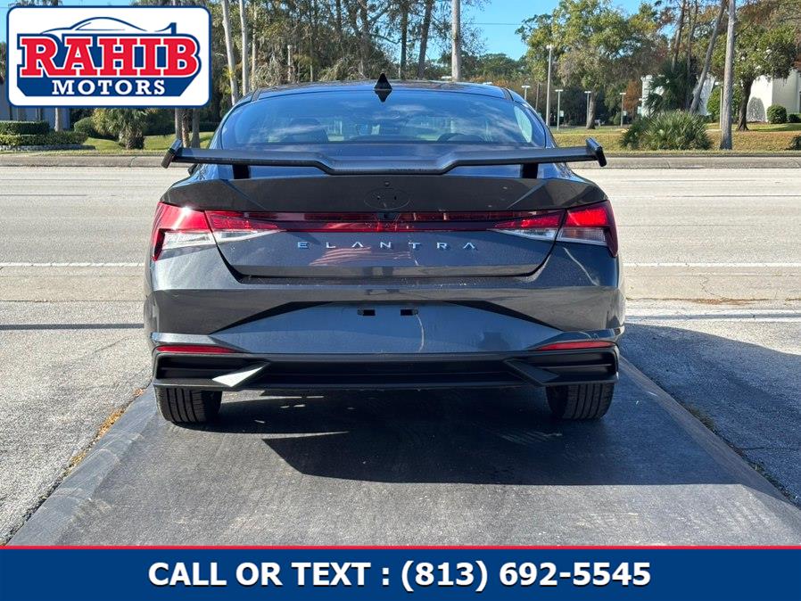 2021 Hyundai Elantra SEL - Photo 8