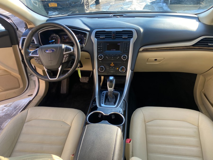 2016 Ford Fusion SE - Photo 10
