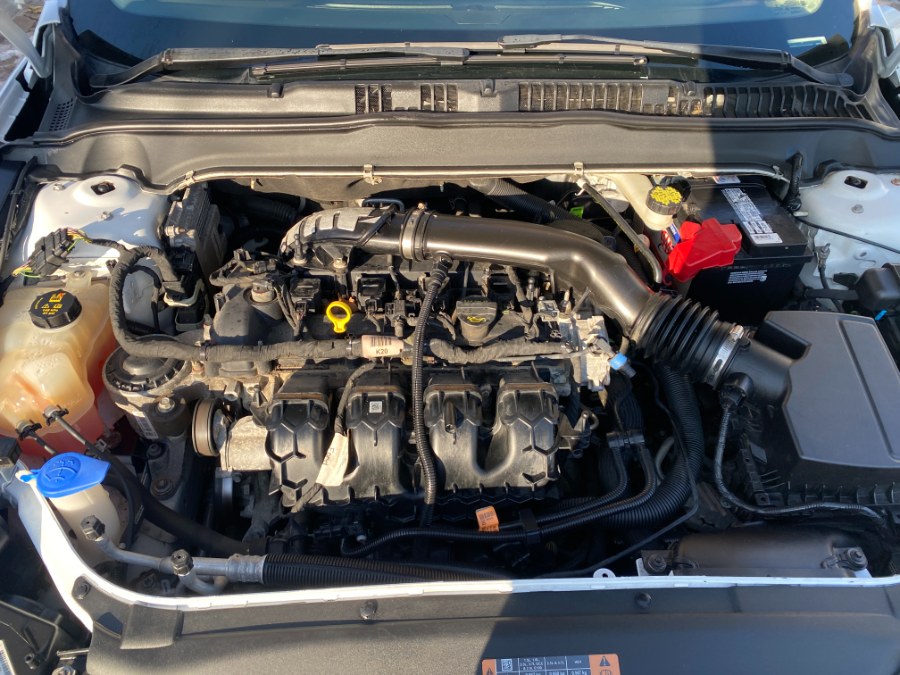 2016 Ford Fusion SE - Photo 24