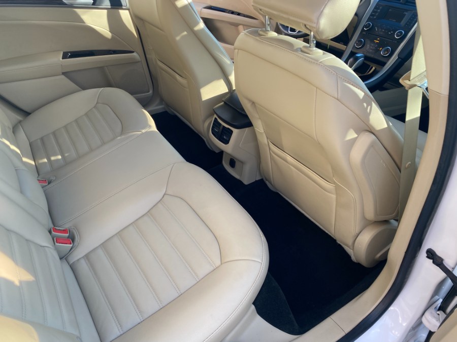 2016 Ford Fusion SE - Photo 9