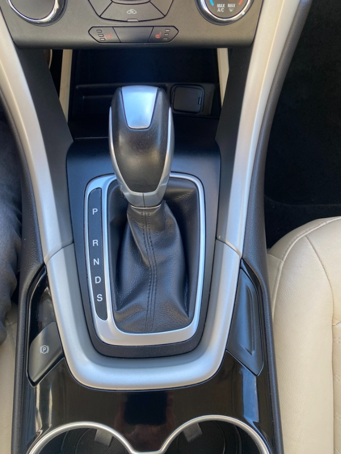 2016 Ford Fusion SE - Photo 23