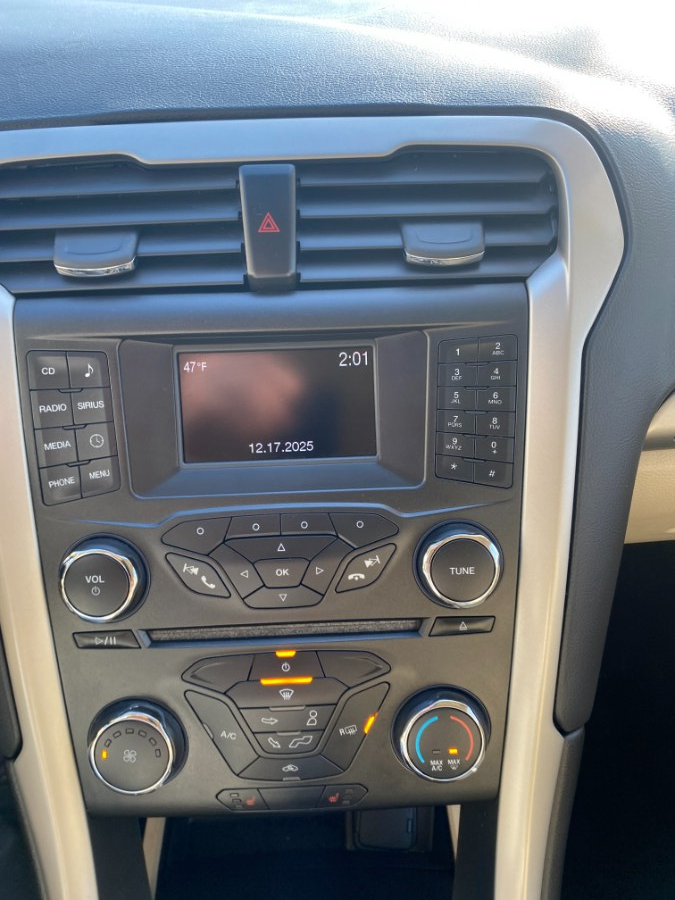 2016 Ford Fusion SE - Photo 22