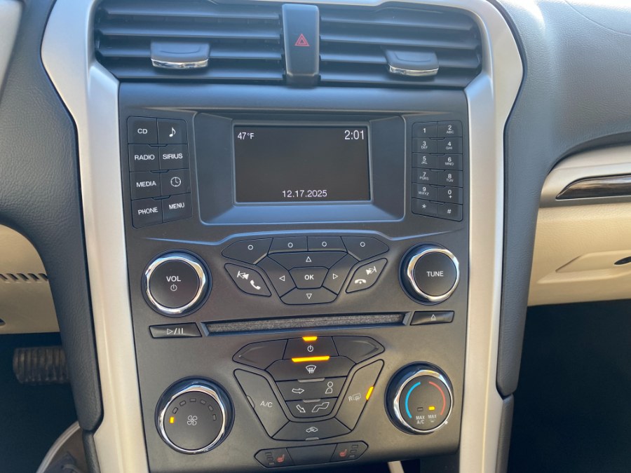 2016 Ford Fusion SE - Photo 21