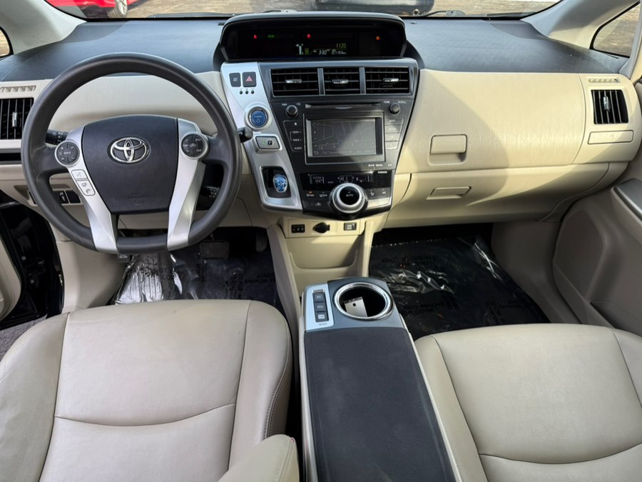 2012 Toyota Prius v Five - Photo 7