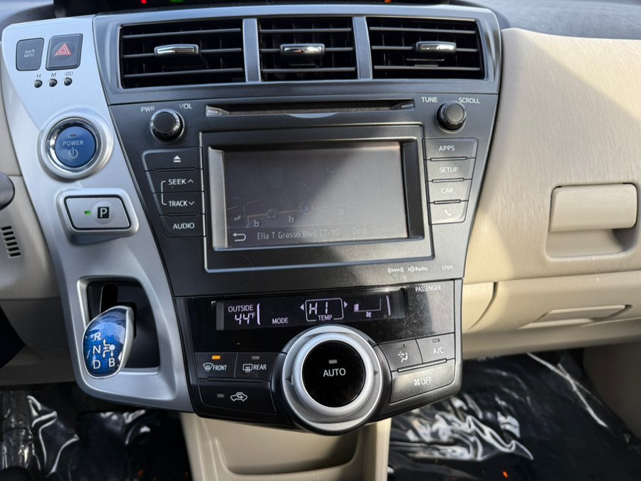 2012 Toyota Prius v Five - Photo 8