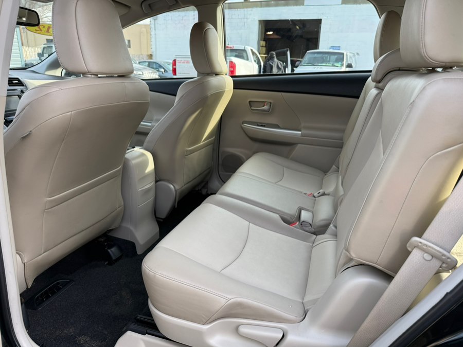 2012 Toyota Prius v Five - Photo 10