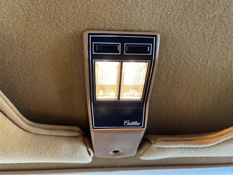 1983 Cadillac Seville - Photo 11