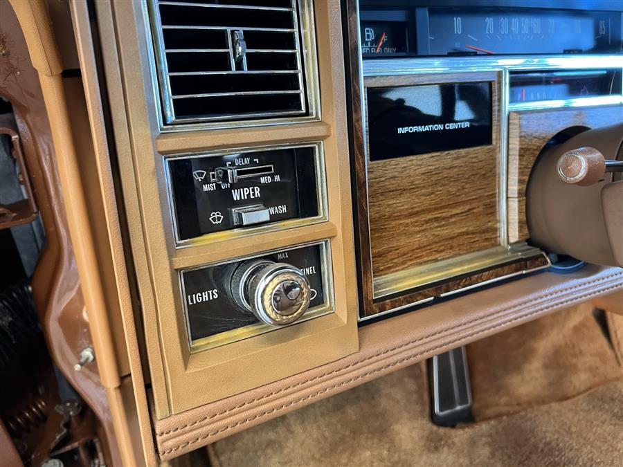 1983 Cadillac Seville - Photo 12