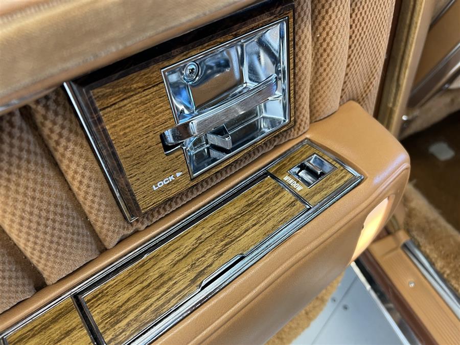 1983 Cadillac Seville - Photo 20