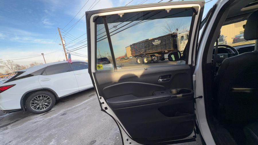 2022 Honda Pilot Elite - Photo 19