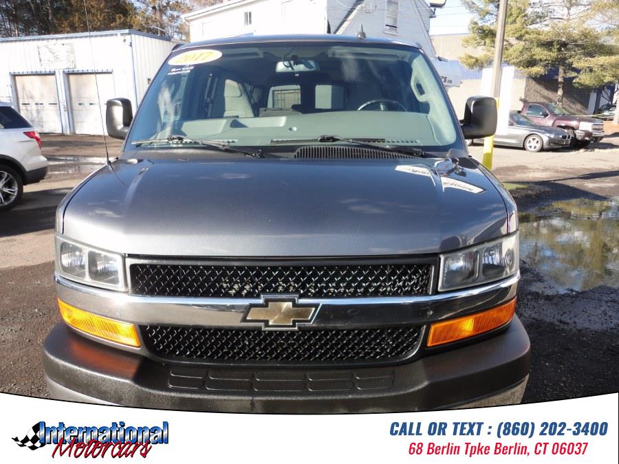 2017 Chevrolet Express 3500 LS Extended's photo