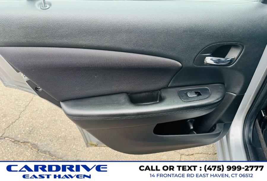 2014 Chrysler 200 LX - Photo 11