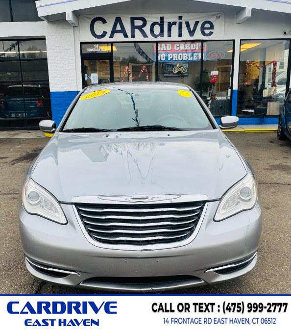 2014 Chrysler 200 LX's photo